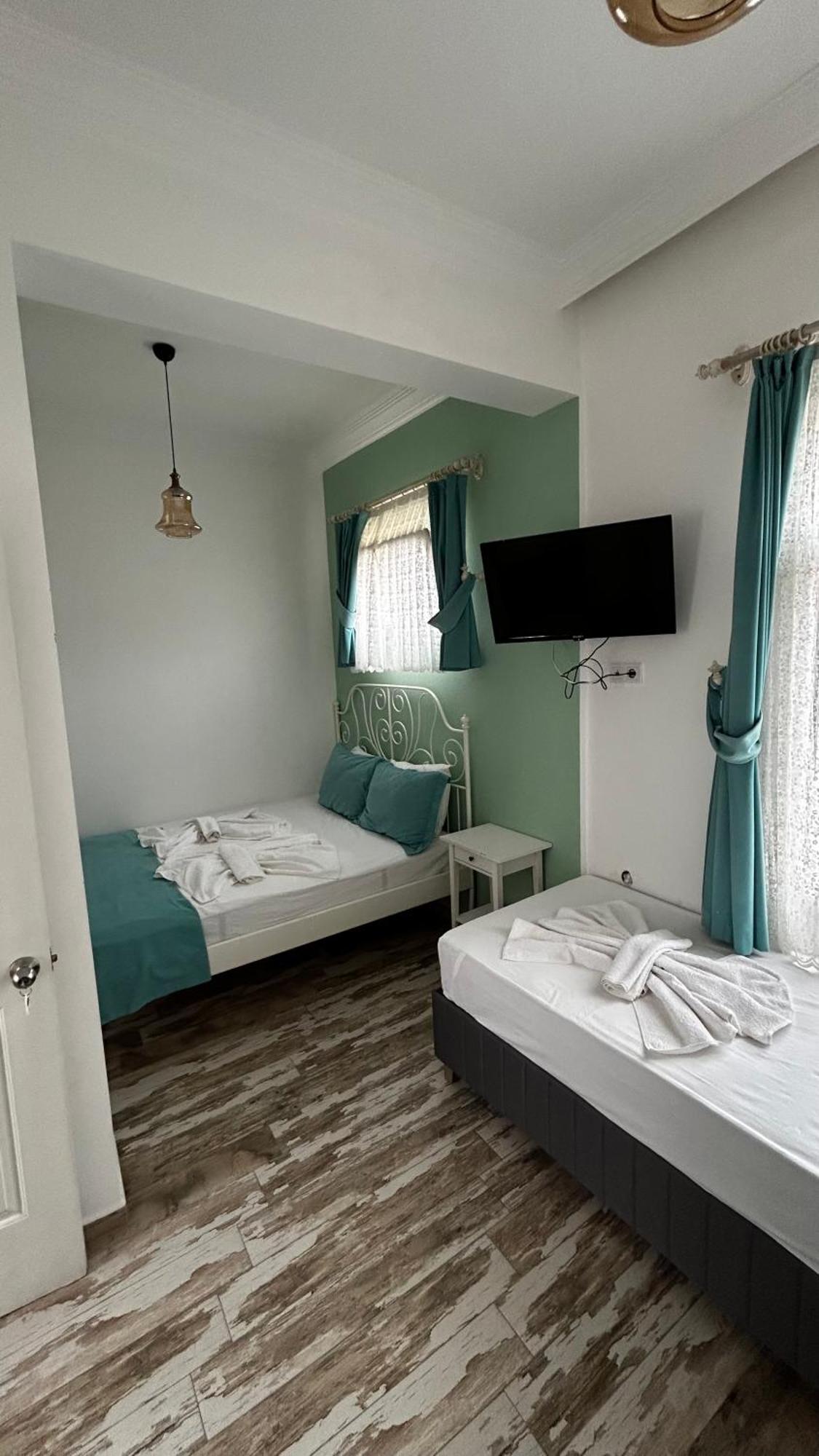 Maydanoz Otel Foça Bagian luar foto