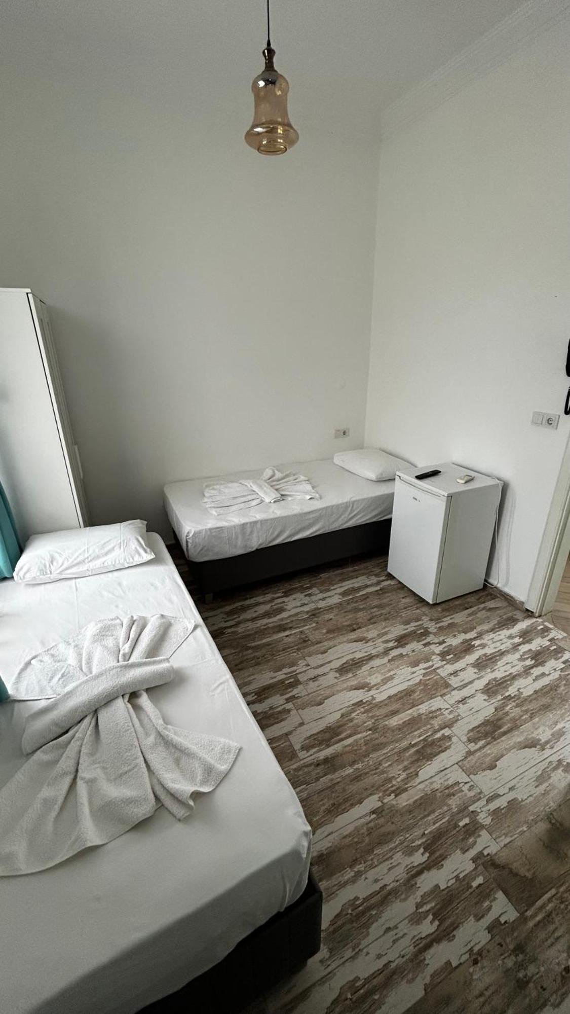 Maydanoz Otel Foça Bagian luar foto