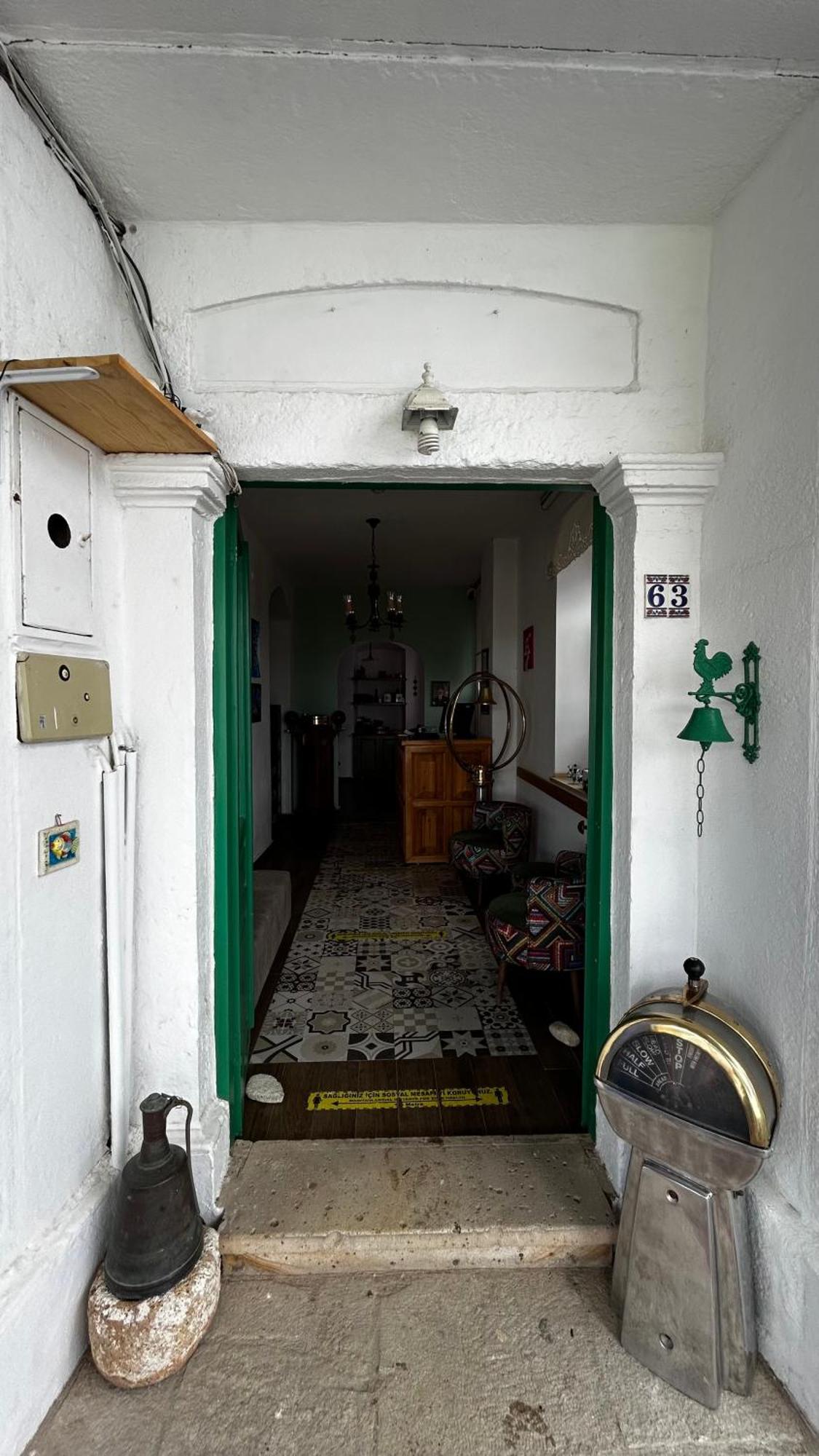 Maydanoz Otel Foça Bagian luar foto